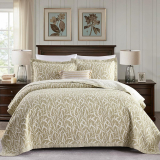 Transform Your Bedroom with the King Quilt Set by QuiltMuse