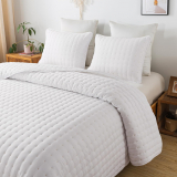 WDCOZY White Queen Size Quilt Review: Comfort and Style All Year Round